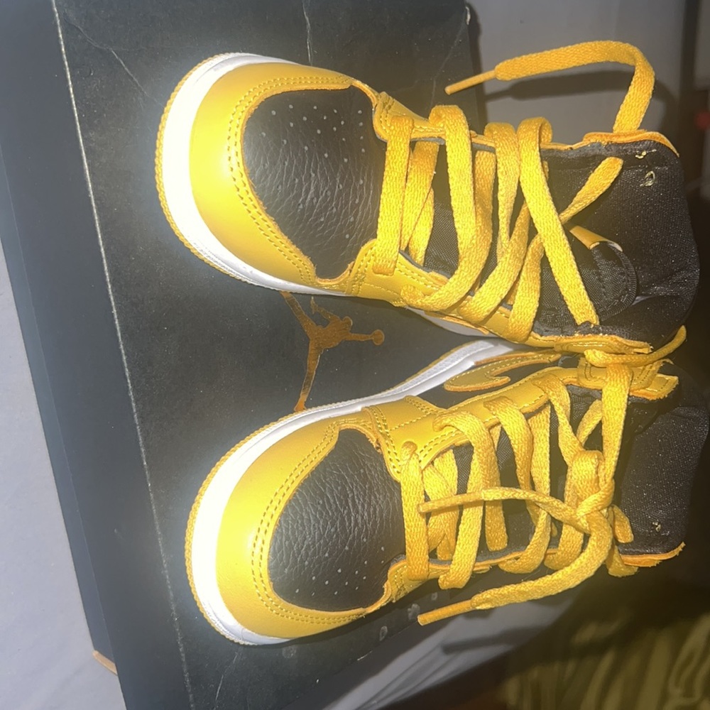 Jordan 1s - Picture 2 of 3
